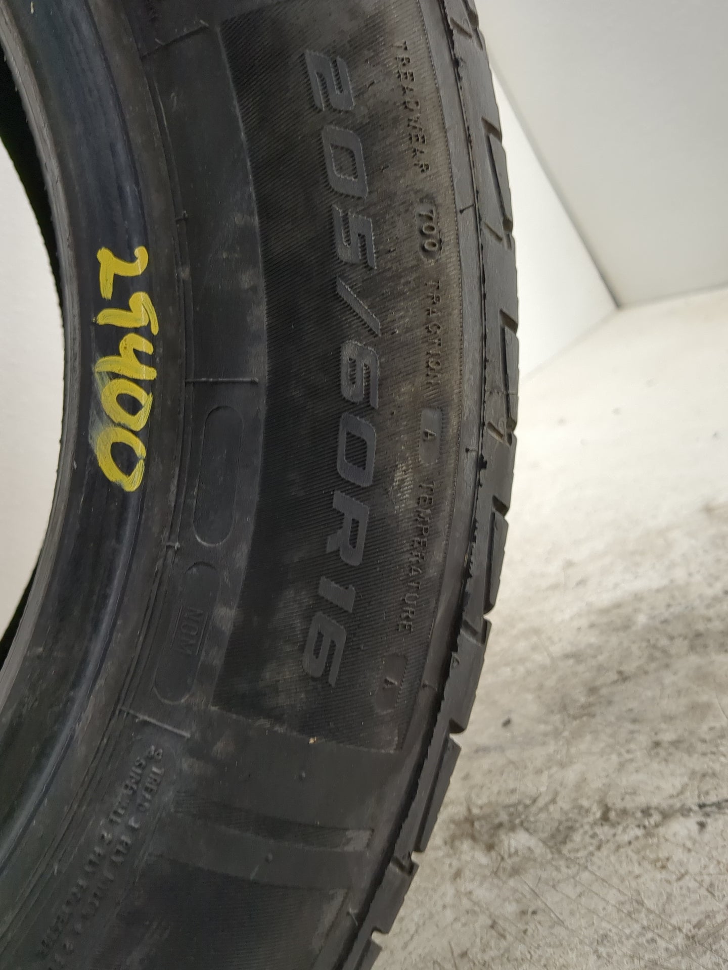 Used Tire 205/60R16 MASTERCRAFT COURSER QUEST 92V - Tread Depth 8.5/32 - Oemusedautoparts1.com