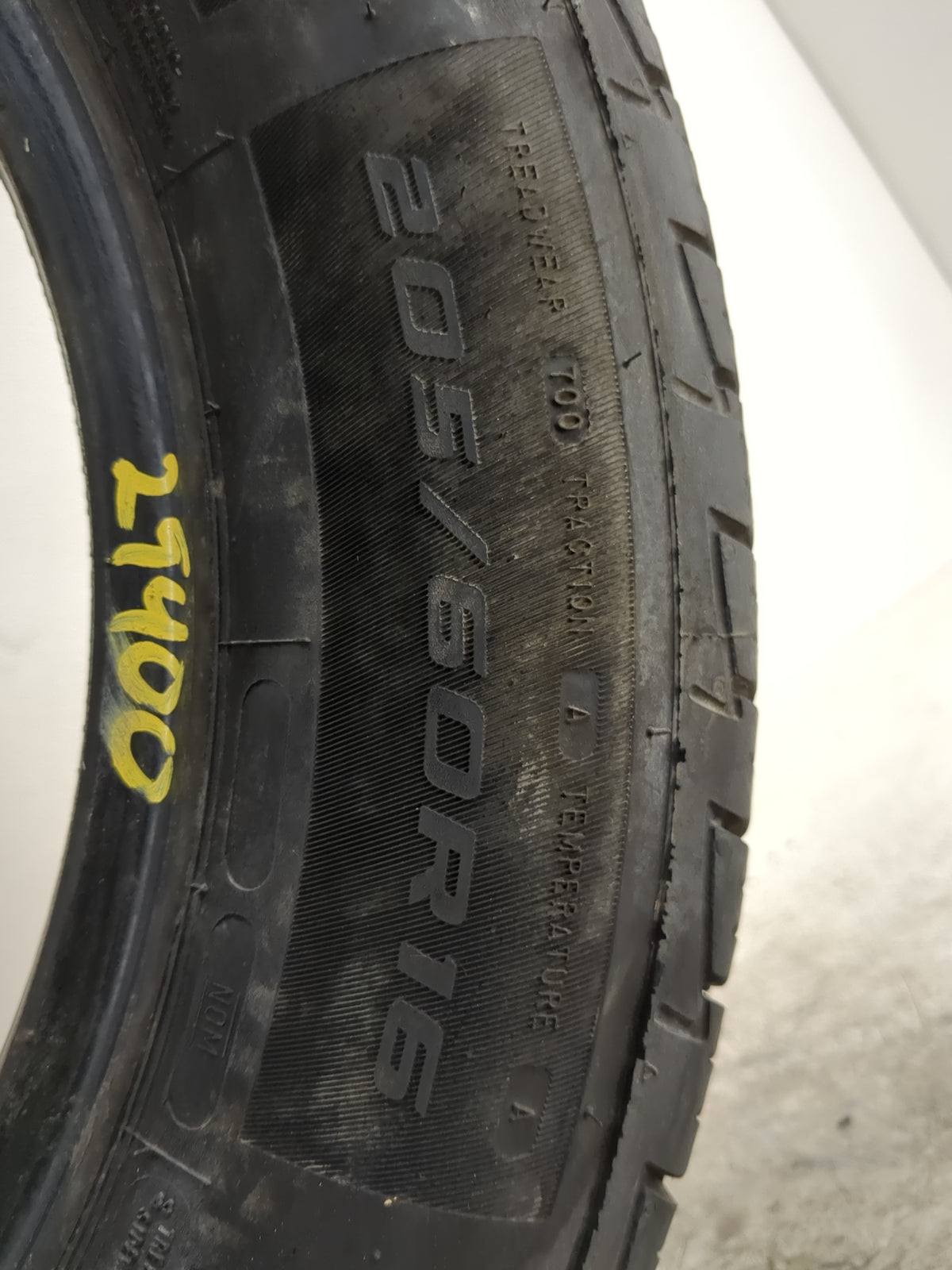 Used Tire 205/60R16 MASTERCRAFT COURSER QUEST 92V - Tread Depth 8.5/32 - Oemusedautoparts1.com