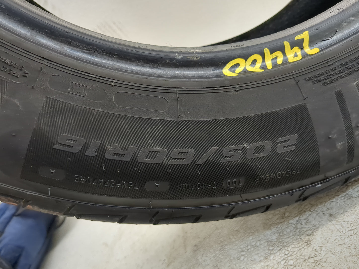 Used Tire 205/60R16 MASTERCRAFT COURSER QUEST 92V - Tread Depth 9.5/32 - Oemusedautoparts1.com