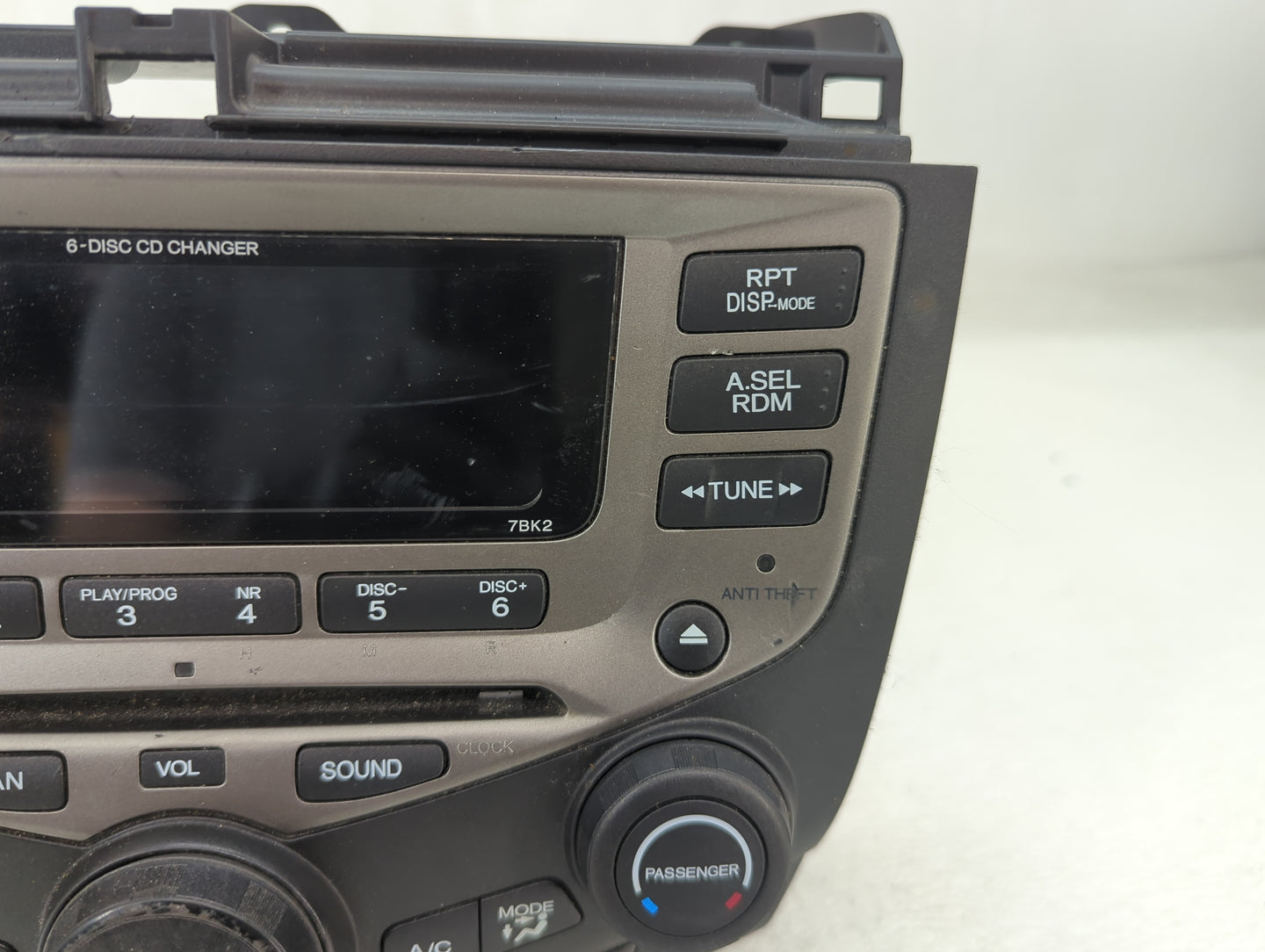 2006 Honda Accord Radio AM FM Cd Player Receiver Replacement P/N:39175-SDA-L120-M2 CQ-EH1464Z Fits OEM Used Auto Parts - Oem
