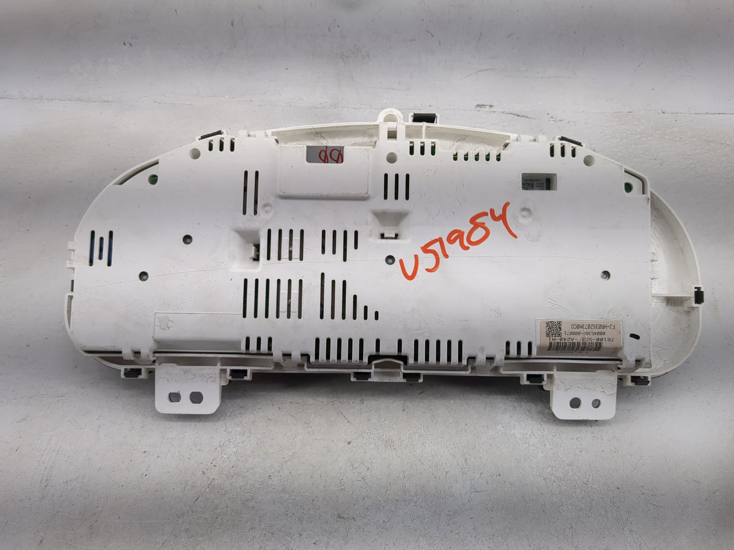 2006-2007 Honda Accord Instrument Cluster Speedometer Gauges P/N:78100-SD3-A240-M1 78100-SD3, FJ0126063 Miles: Fits Fits 200