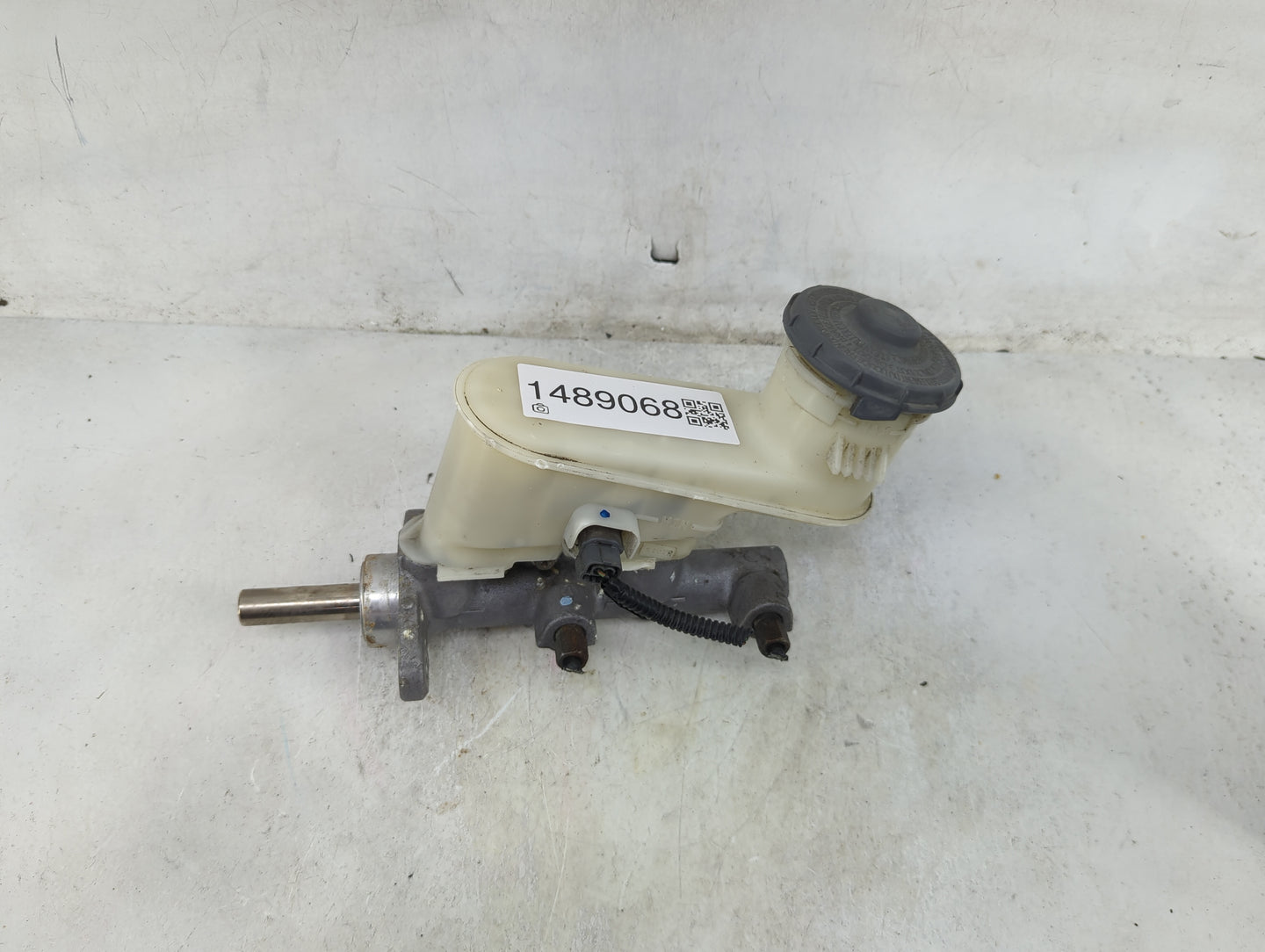 2005-2007 Honda Accord Brake Master Cylinder 1489068 - Oemusedautoparts1.com