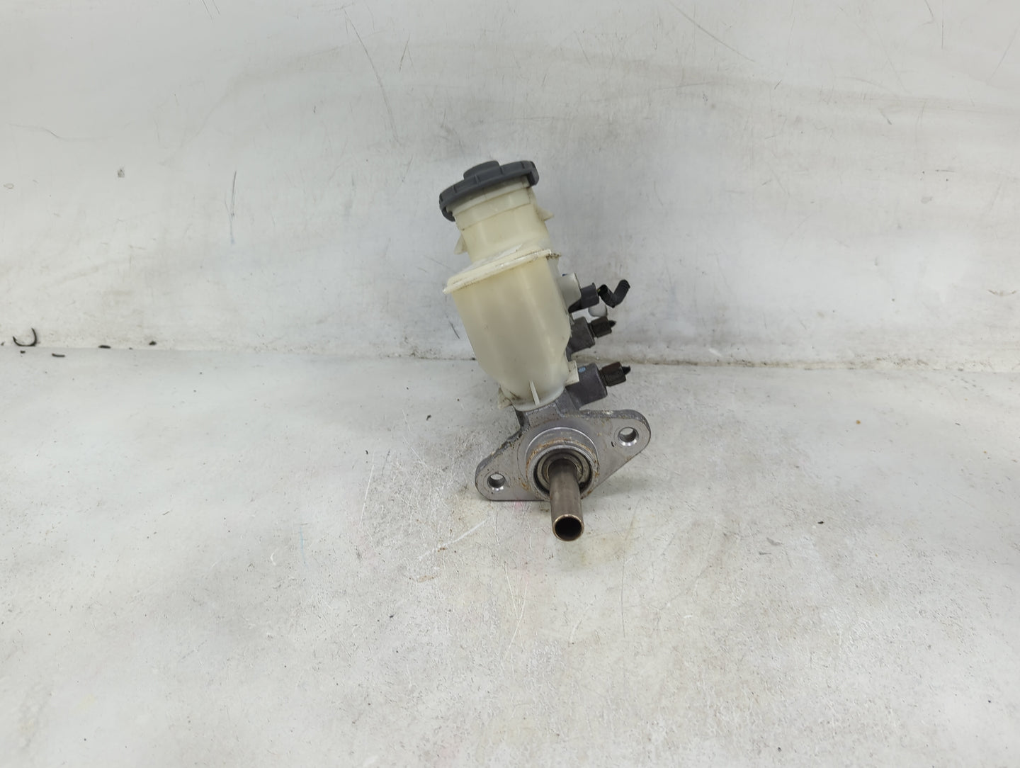 2005-2007 Honda Accord Brake Master Cylinder 1489068 - Oemusedautoparts1.com