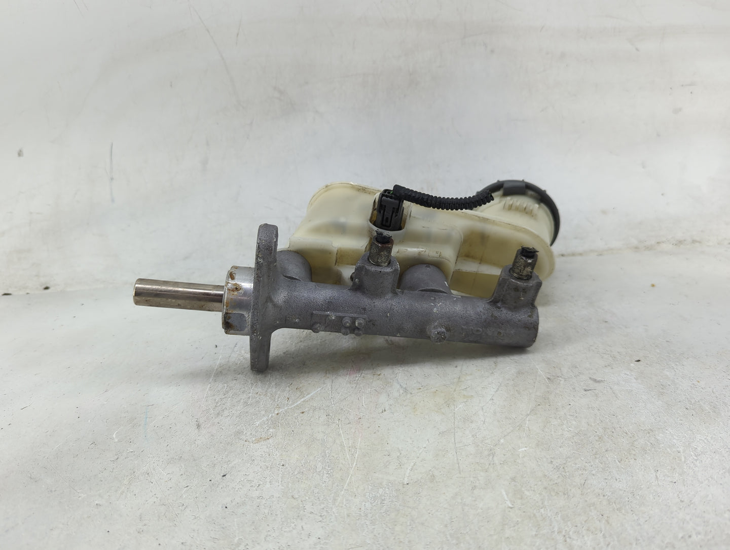 2005-2007 Honda Accord Brake Master Cylinder 1489068 - Oemusedautoparts1.com