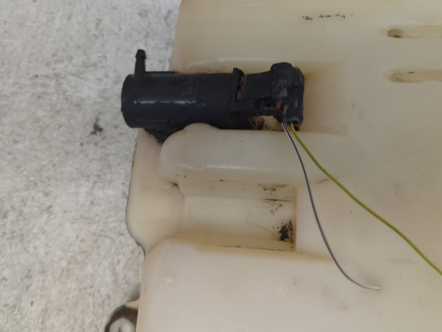 2003-2007 Honda Accord Windshield Washer Fluid Reservoir Bottle Oem 1498725 - Oemusedautoparts1.com