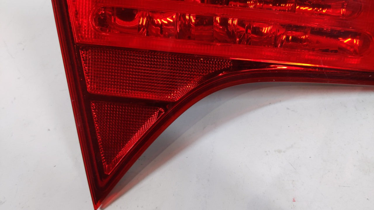 2006-2011 Honda Civic Tail Light Assembly Driver Left OEM Fits Fits 2006 2007 2008 2009 2010 2011 OEM Used Auto Parts - Oemu