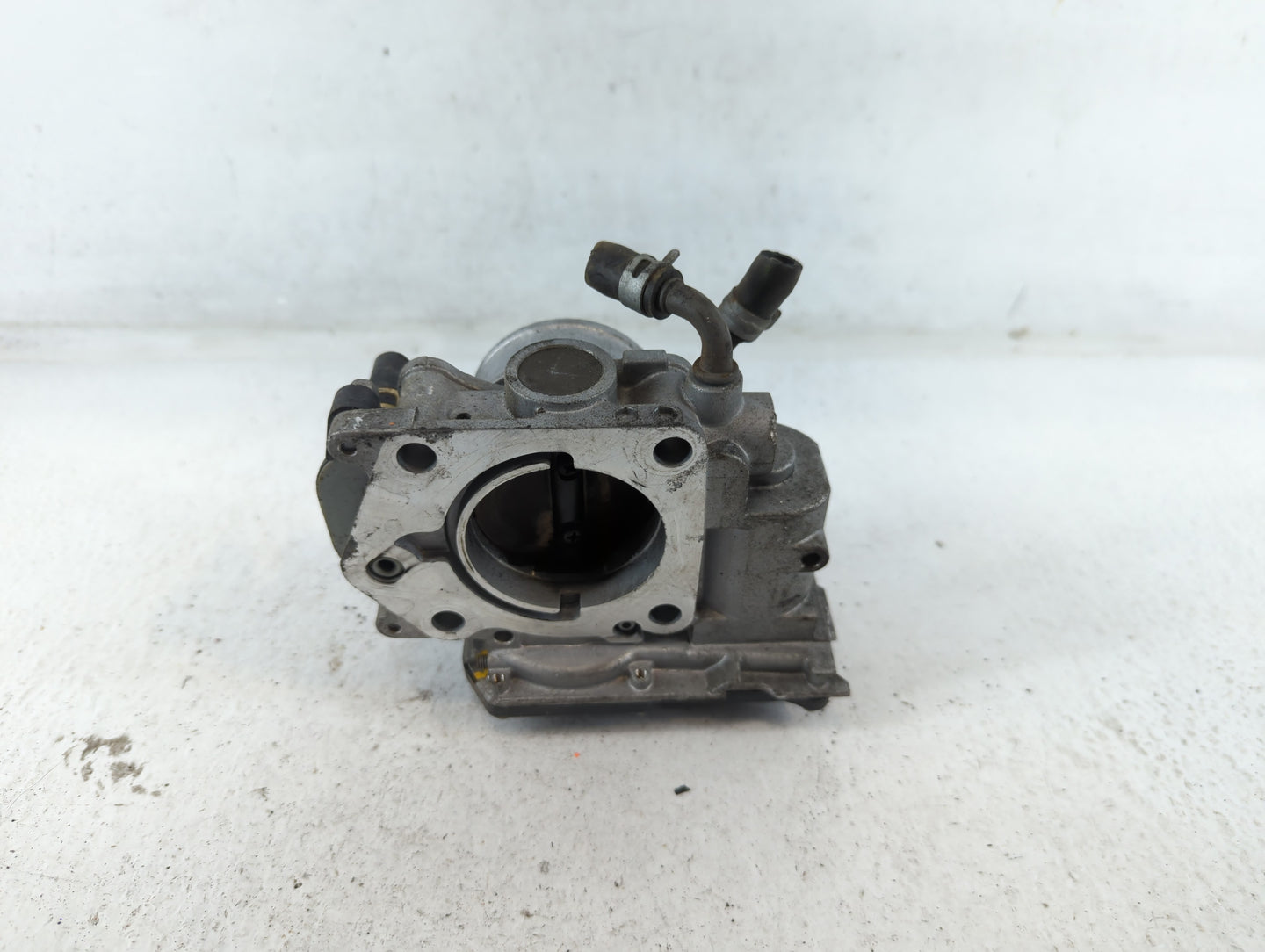2006-2011 Honda Civic Throttle Body P/N:U2035608 GMA4A Fits Fits 2006 2007 2008 2009 2010 2011 OEM Used Auto Parts - Oemused