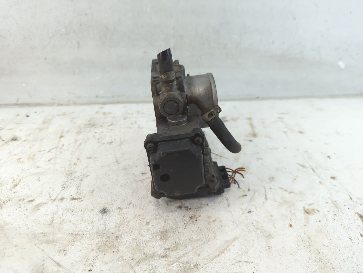2006-2011 Honda Civic Throttle Body P/N:GMA8A 70201 Fits Fits 2006 2007 2008 2009 2010 2011 OEM Used Auto Parts - Oemusedaut