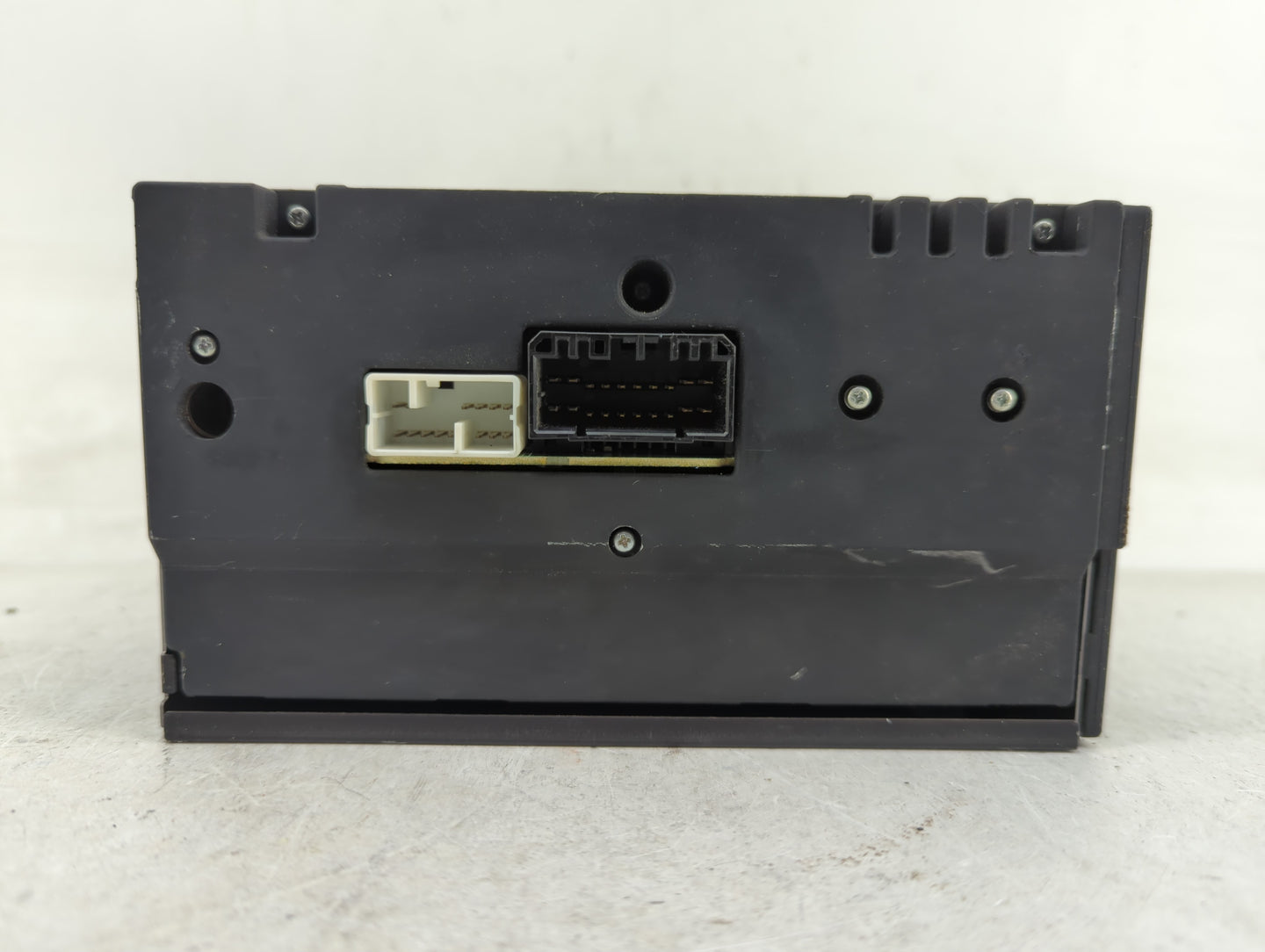 2005-2006 Honda Cr-V Radio AM FM Cd Player Receiver Replacement P/N:39101-S9A-A520-M1 Fits Fits 2005 2006 OEM Used Auto Part