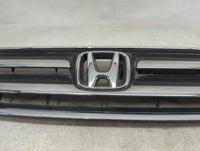 2005-2006 Honda Cr-v Front Grille Bumper Not Included - Oemusedautoparts1.com