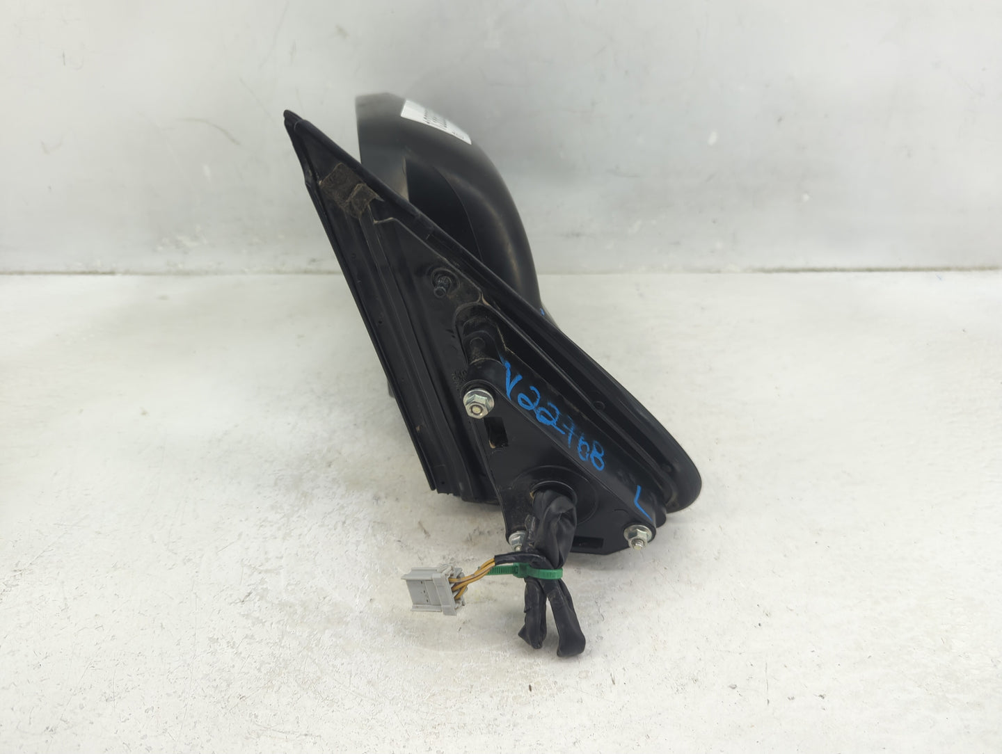 2002-2006 Honda Cr-V Driver Side View Mirror - Left Door Mirror OEM Used - Oemusedautoparts1.com