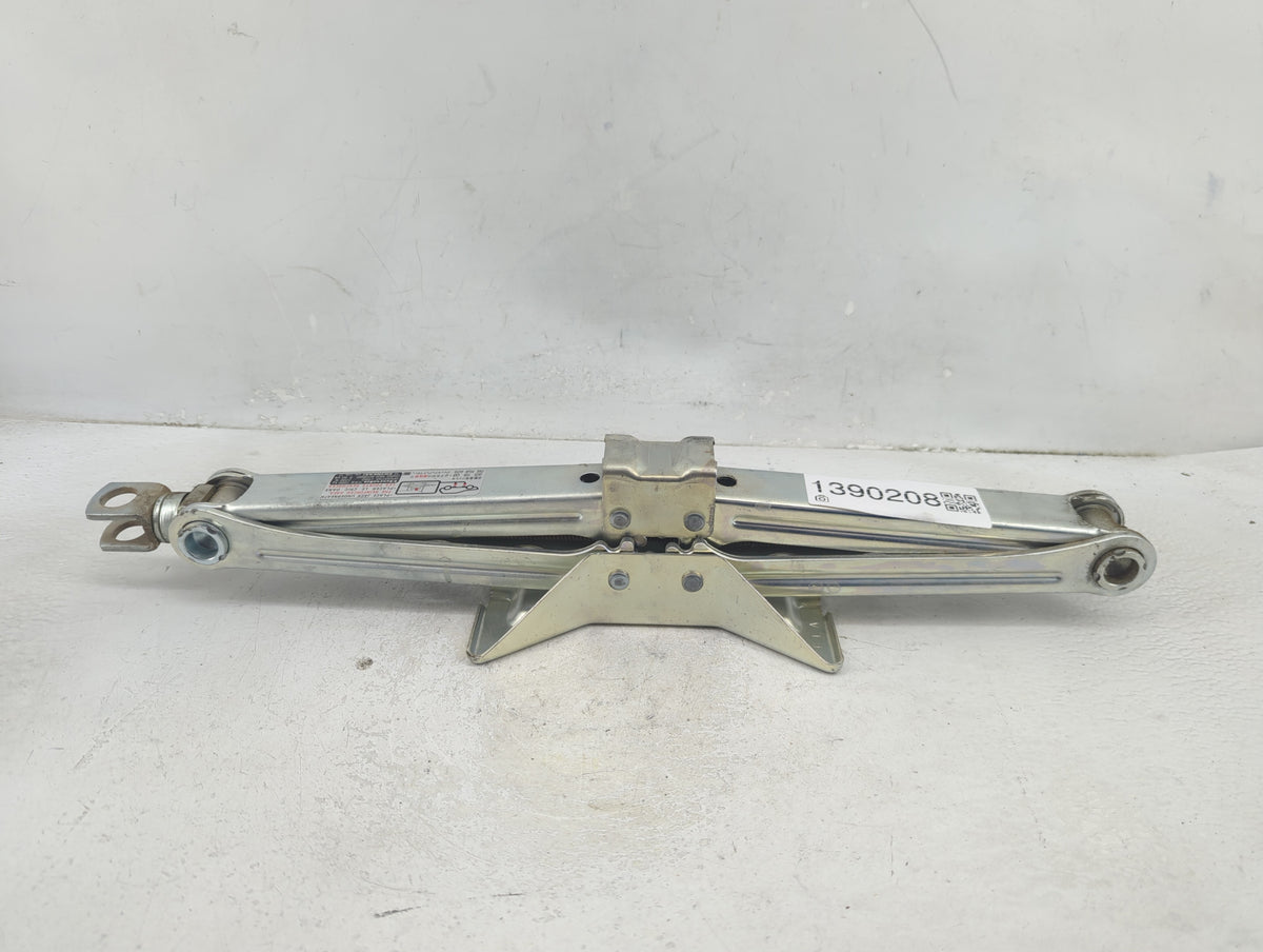 2006 Honda Cr-v Spare Scissor Car Jack 1390208 - Oemusedautoparts1.com