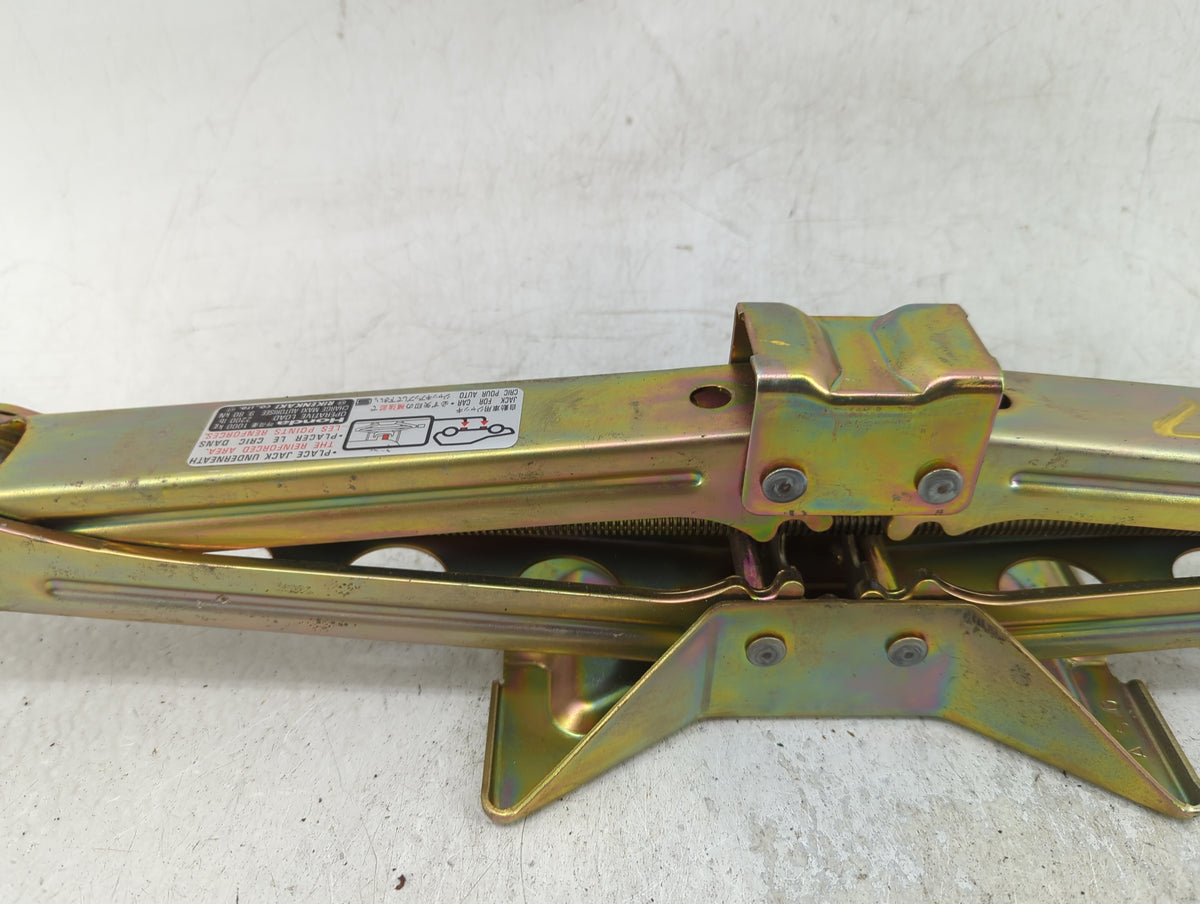 2006 Honda Cr-v Spare Scissor Car Jack 1415389 - Oemusedautoparts1.com