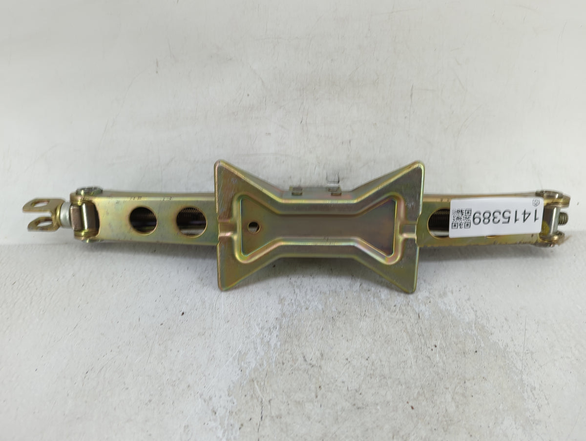 2006 Honda Cr-v Spare Scissor Car Jack 1415389 - Oemusedautoparts1.com