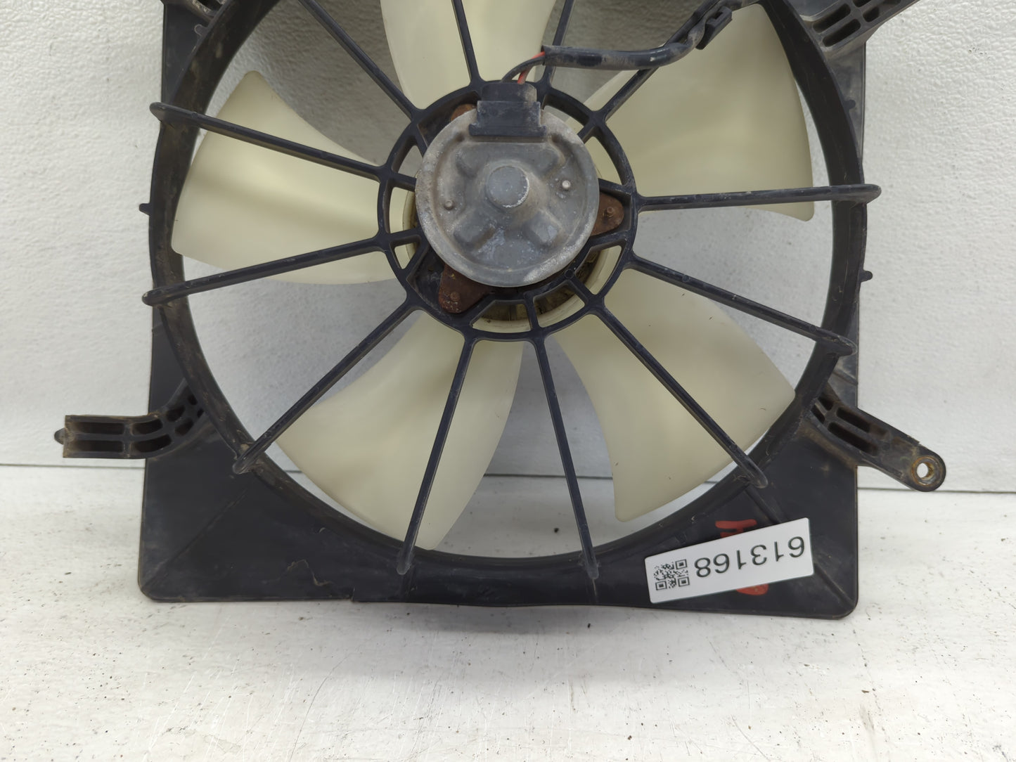 2002-2006 Honda Cr-v Left Radiator Fan Motor Assembly - Oemusedautoparts1.com