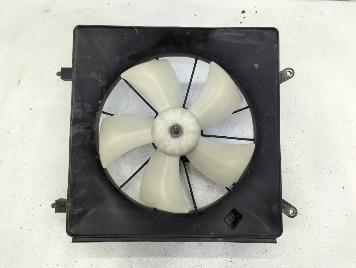 2002-2006 Honda Cr-v Left Radiator Fan Motor Assembly - Oemusedautoparts1.com