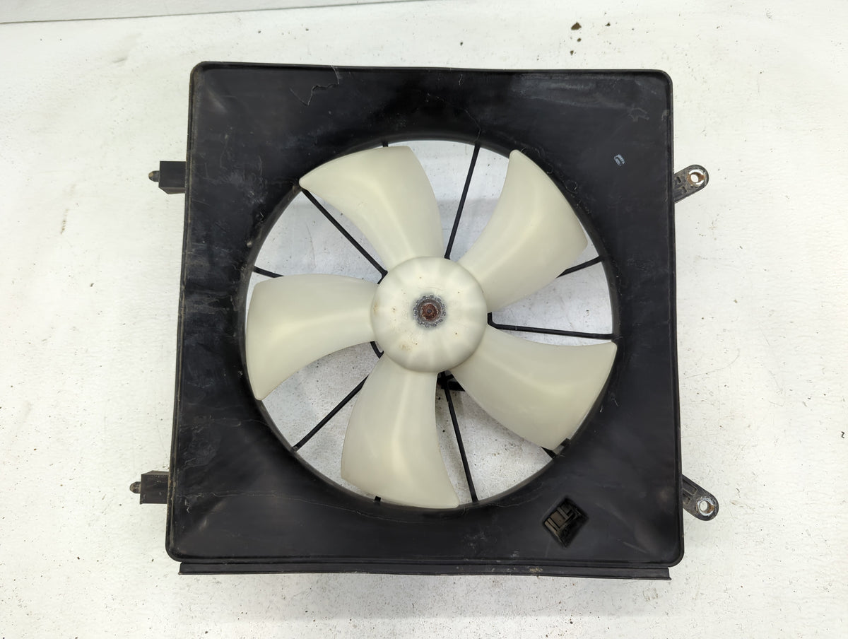 2002-2006 Honda Cr-v Left Radiator Fan Motor Assembly - Oemusedautoparts1.com