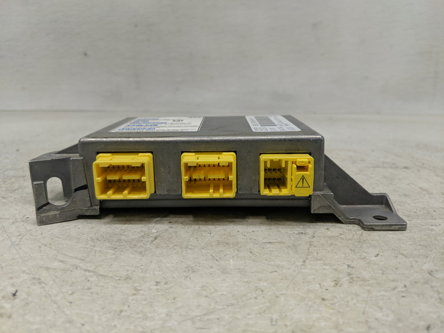 2003-2006 Honda Element Srs Safety Restraint System Module - Oemusedautoparts1.com