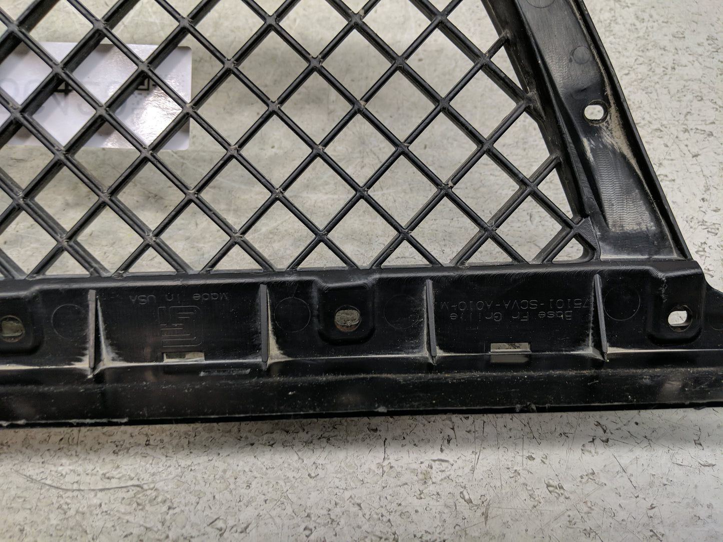 2003-2006 Honda Element Front Grille Bumper Not Included - Oemusedautoparts1.com