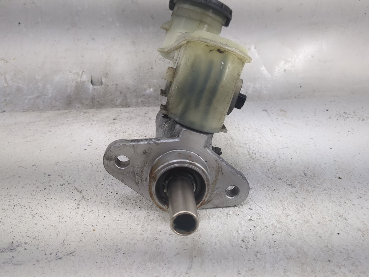2003-2006 Honda Element Brake Master Cylinder - Oemusedautoparts1.com