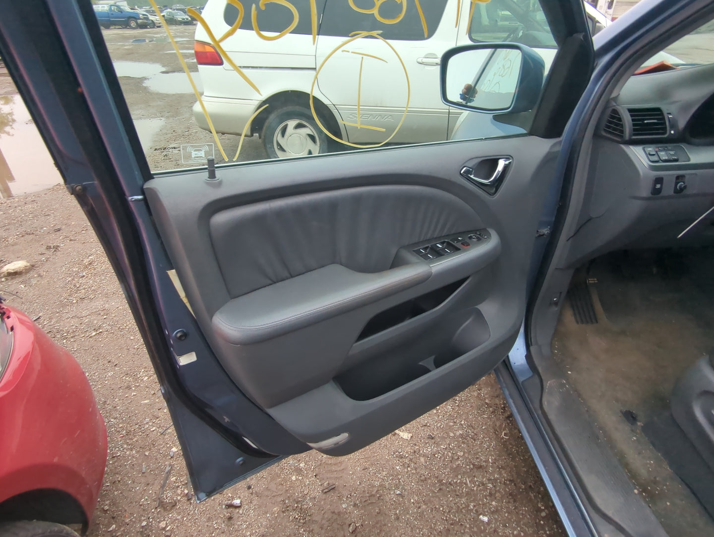 2006 Honda Odyssey Front Left Driver Interior Door Panel Trim - Oemusedautoparts1.com