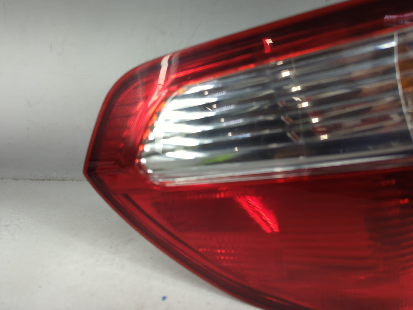 2005-2006 Honda Odyssey Tail Light Assembly Driver Left OEM Fits Fits 2005 2006 OEM Used Auto Parts - Oemusedautoparts1.com