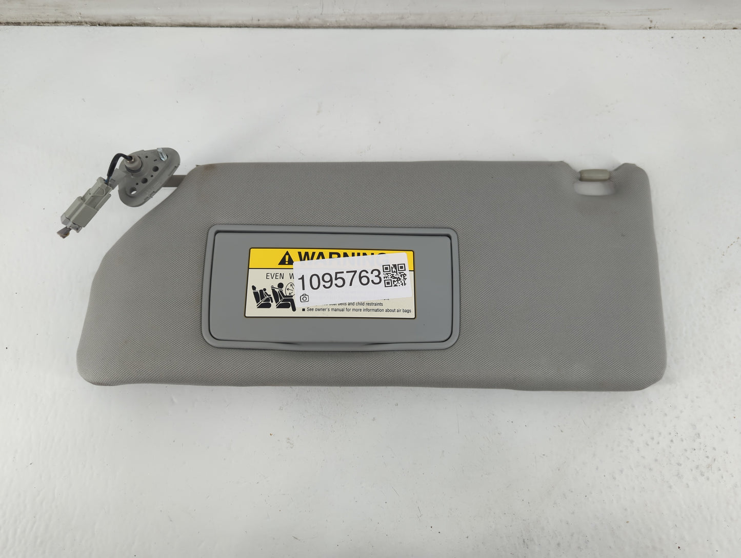 2006-2010 Honda Odyssey Sun Visor Shade Replacement Driver Left Mirror Fits Fits 2006 2007 2008 2009 2010 OEM Used Auto Part