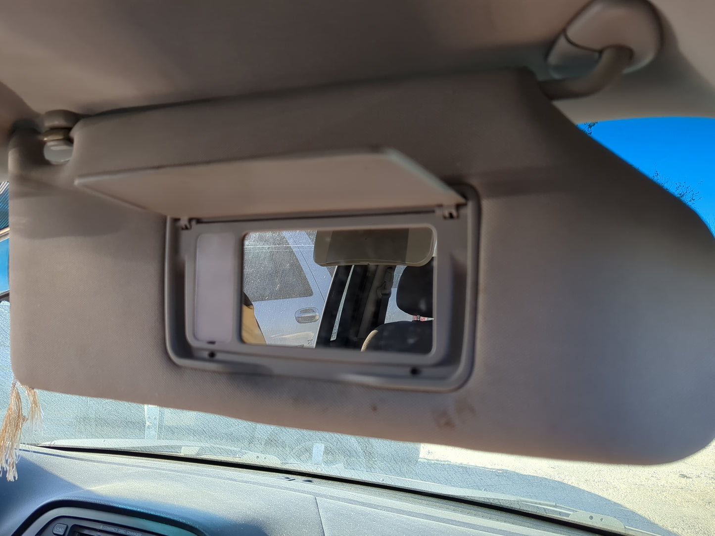 2006-2010 Honda Odyssey Sun Visor Shade Replacement Passenger Right Mirror Fits Fits 2006 2007 2008 2009 2010 OEM Used Auto 