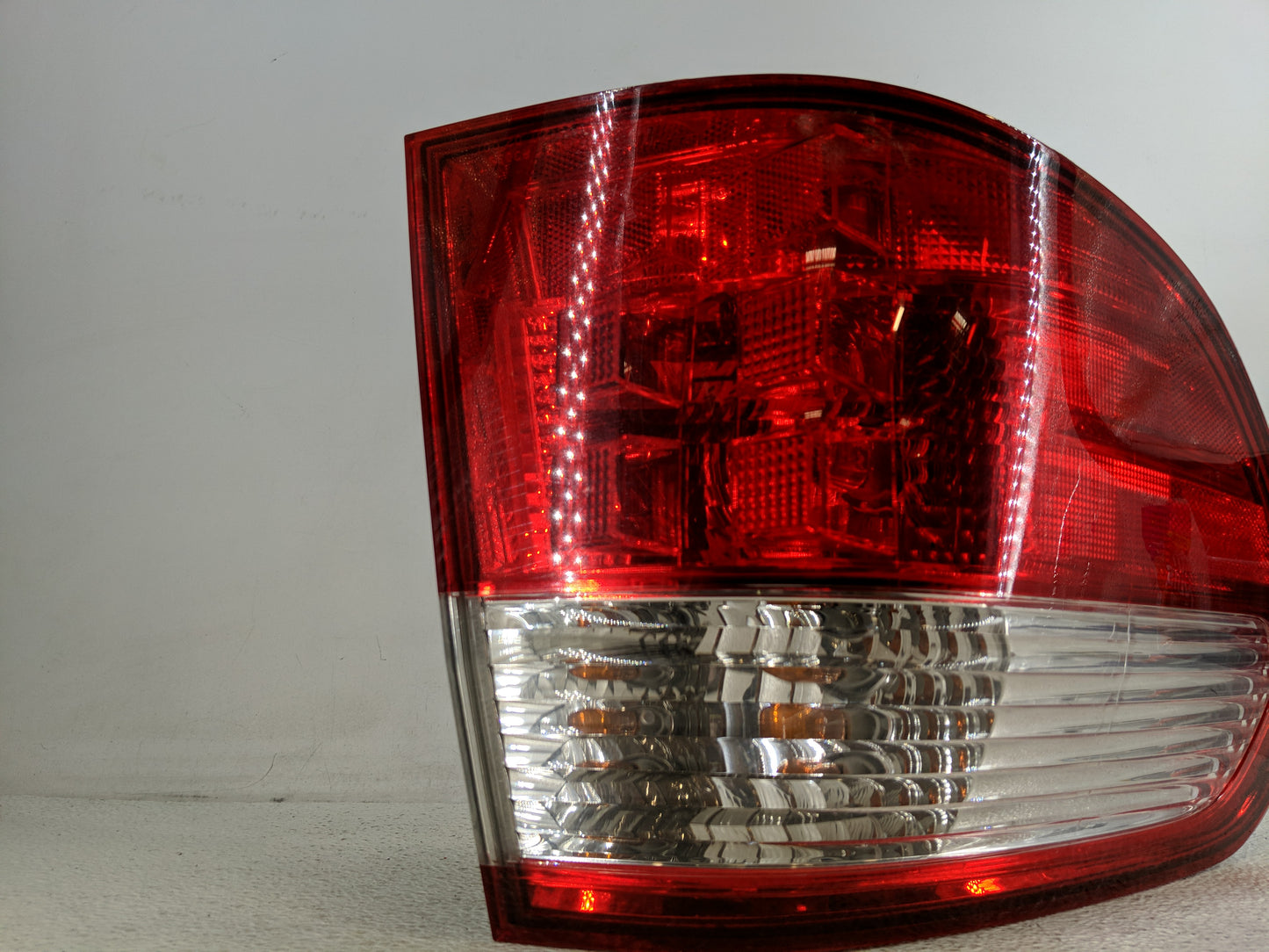 2005-2006 Honda Odyssey Tail Light Assembly Driver Left OEM Fits Fits 2005 2006 OEM Used Auto Parts - Oemusedautoparts1.com