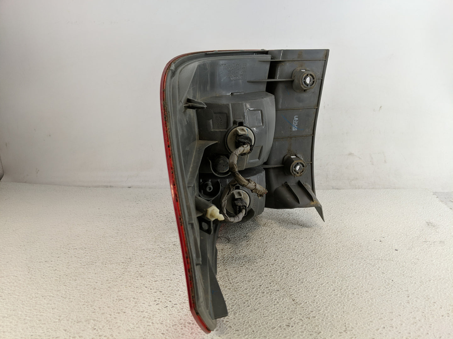 2005-2006 Honda Odyssey Tail Light Assembly Driver Left OEM Fits Fits 2005 2006 OEM Used Auto Parts - Oemusedautoparts1.com