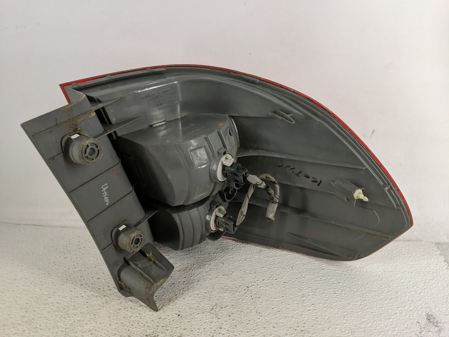 2005-2006 Honda Odyssey Tail Light Assembly Passenger Right OEM Fits Fits 2005 2006 OEM Used Auto Parts - Oemusedautoparts1.