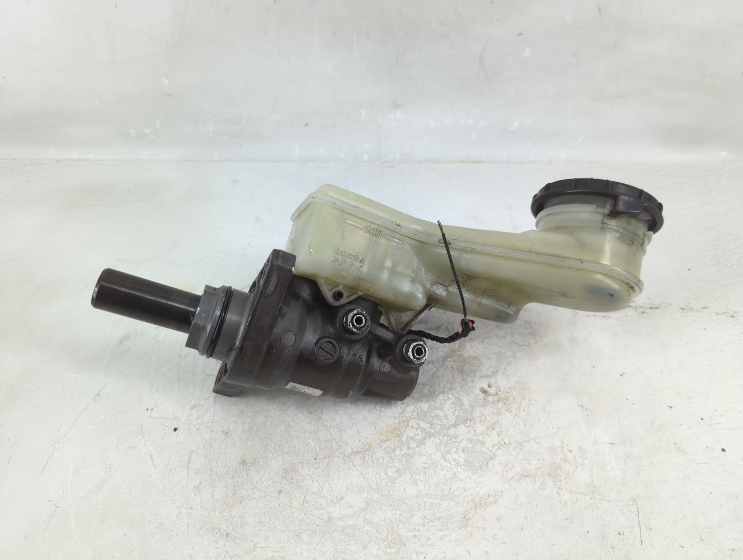 2005-2010 Honda Odyssey Brake Master Cylinder 1208508 - Oemusedautoparts1.com