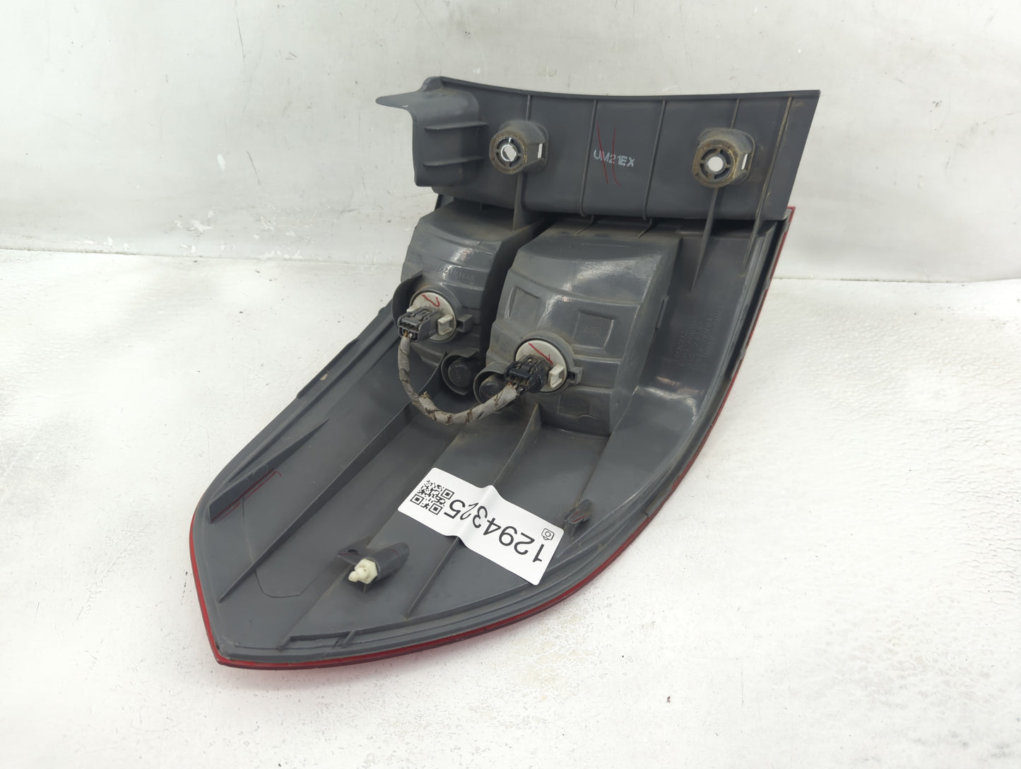 2005-2007 Honda Odyssey Tail Light Assembly Passenger Right OEM Fits Fits 2005 2006 2007 OEM Used Auto Parts - Oemusedautopa