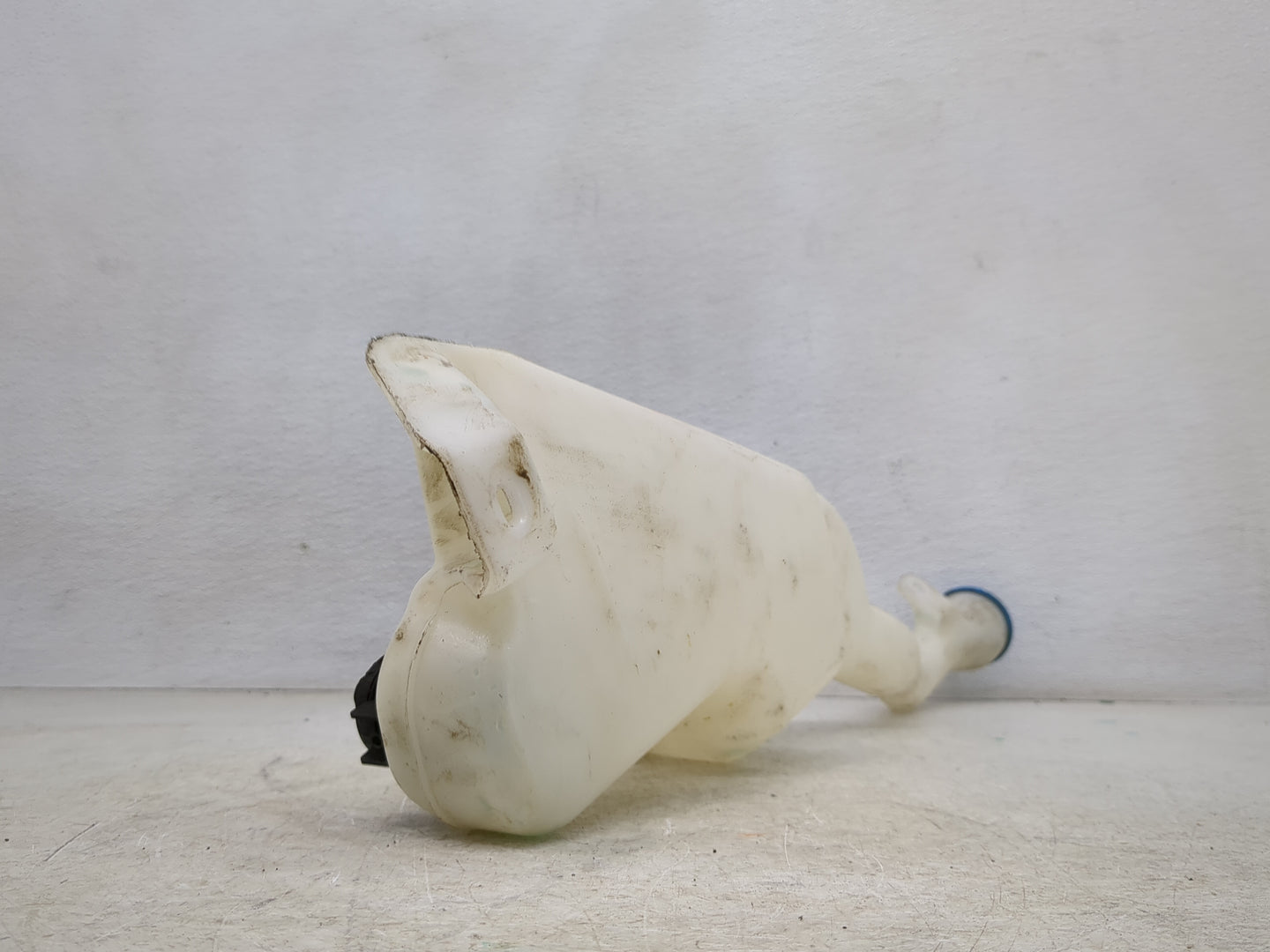 2005-2010 Honda Odyssey Windshield Washer Fluid Reservoir Bottle Oem - Oemusedautoparts1.com
