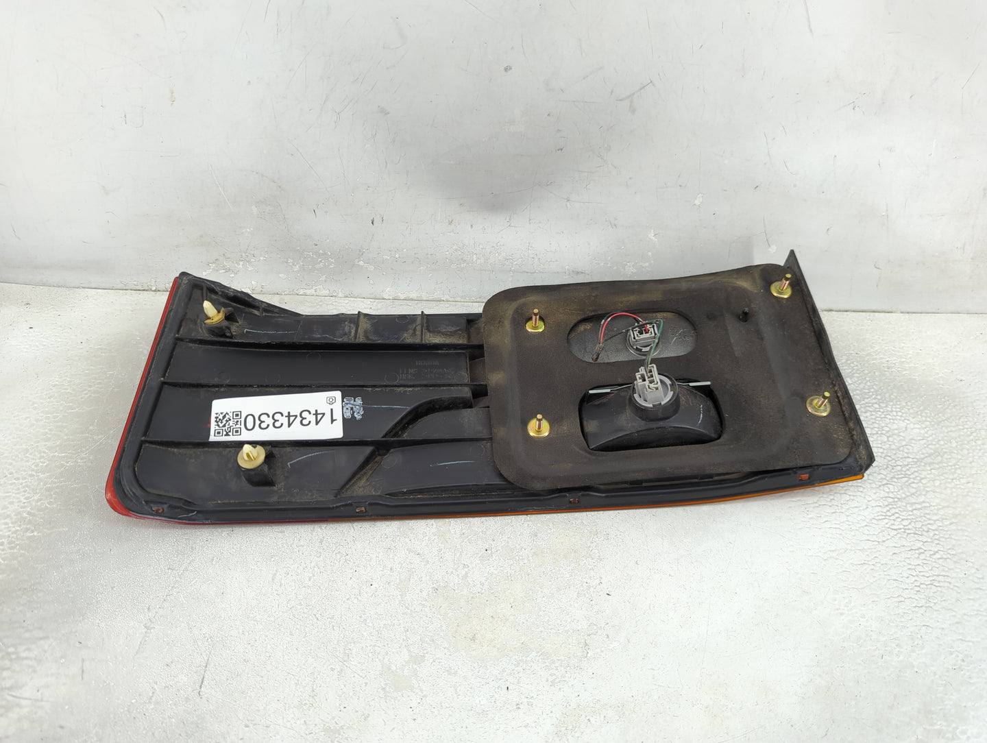 2005-2006 Honda Odyssey Tail Light Assembly Passenger Right OEM Fits Fits 2005 2006 OEM Used Auto Parts - Oemusedautoparts1.