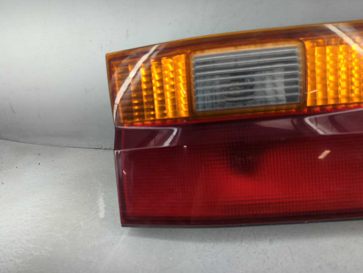 2005-2007 Honda Odyssey Tail Light Assembly Passenger Right OEM Fits Fits 2005 2006 2007 OEM Used Auto Parts - Oemusedautopa