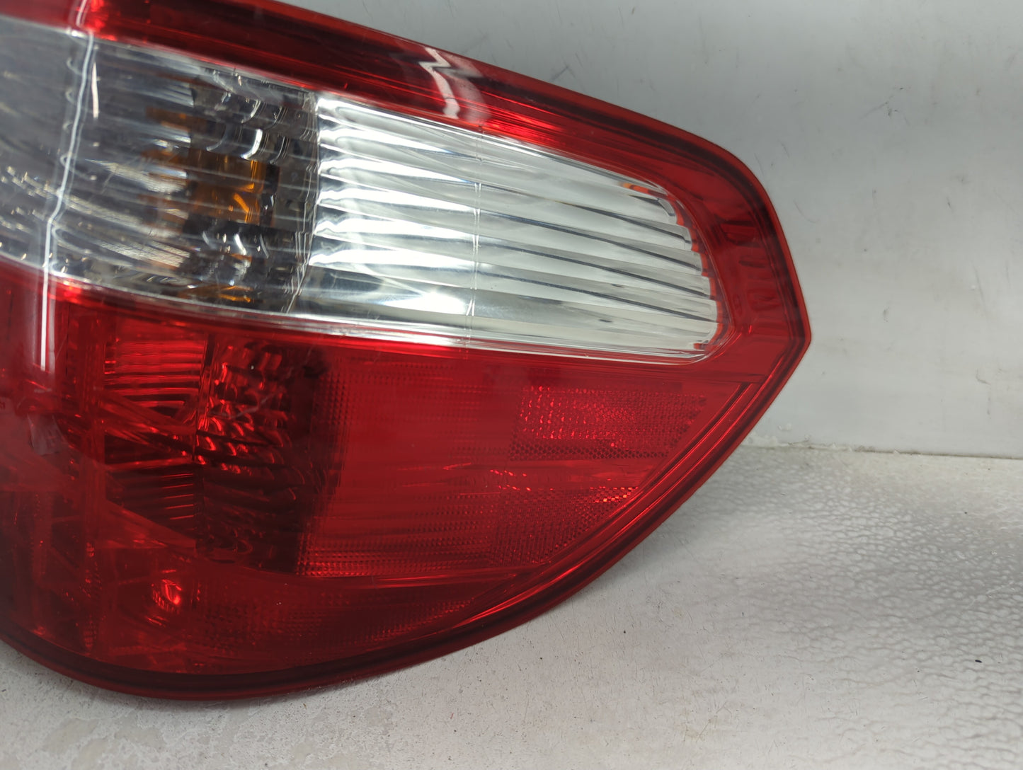 2005-2006 Honda Odyssey Tail Light Assembly Passenger Right OEM Fits Fits 2005 2006 OEM Used Auto Parts - Oemusedautoparts1.