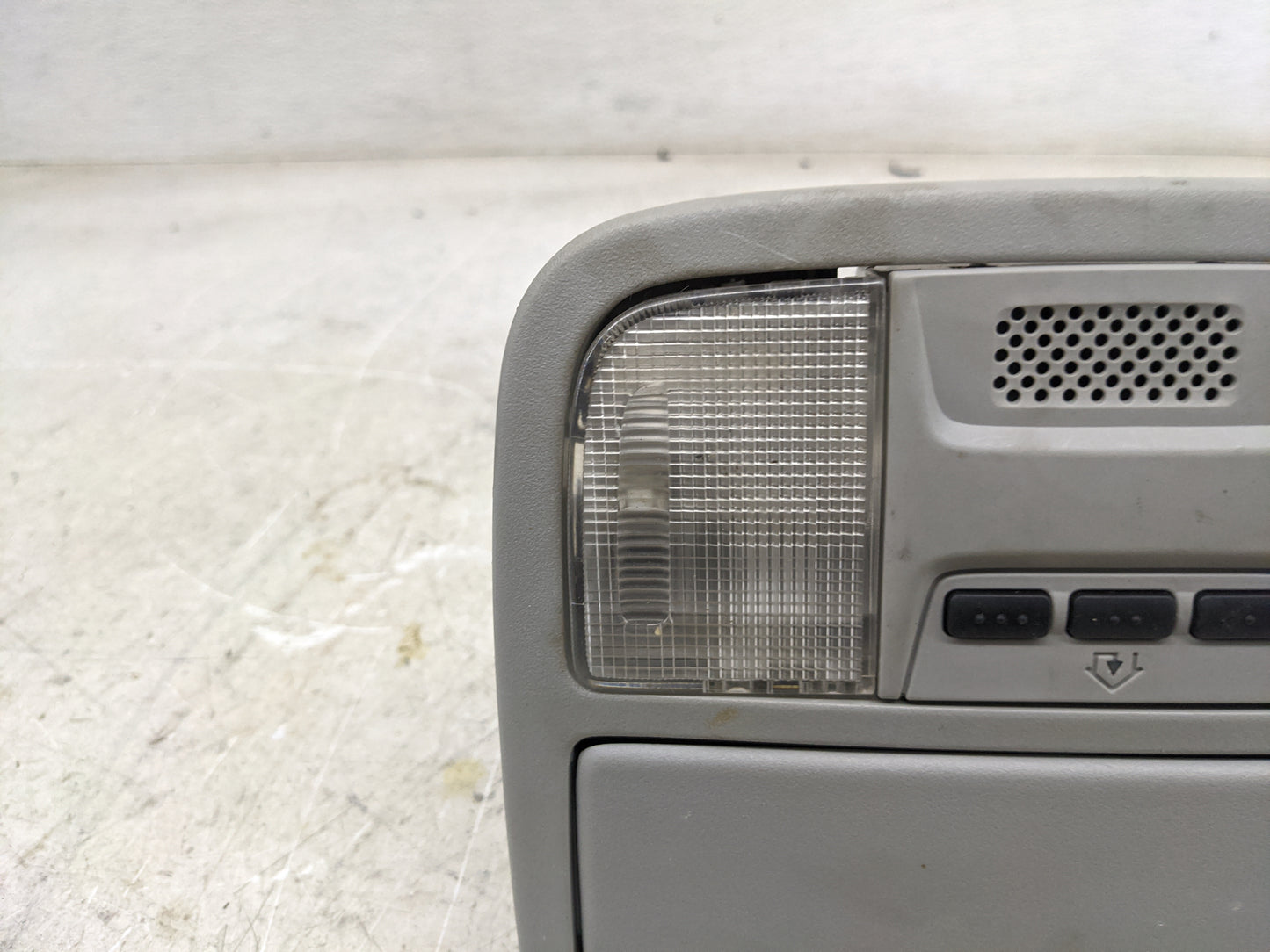 2006 Honda Odyssey Overhead Roof Console Gray - Oemusedautoparts1.com