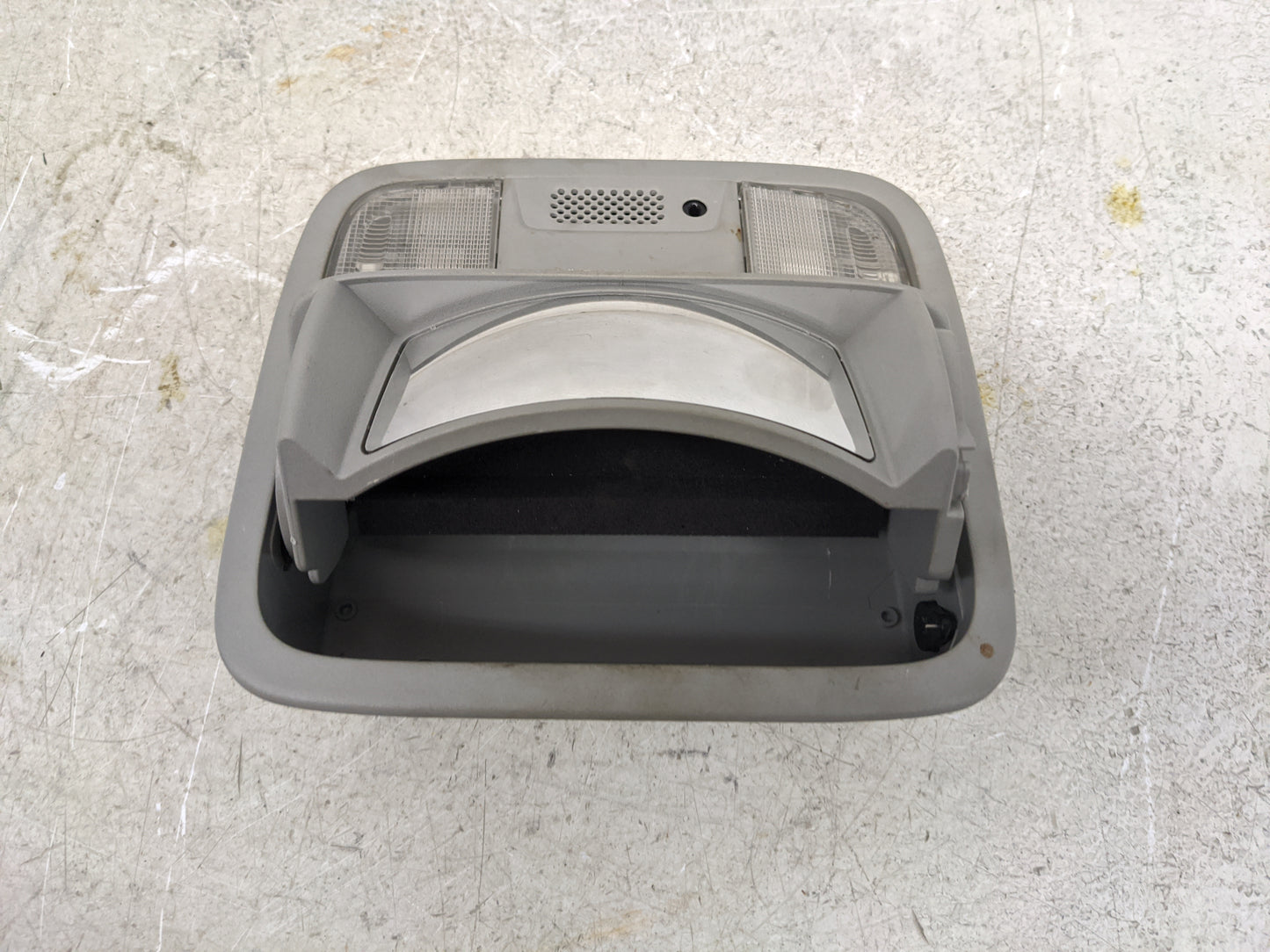 2006 Honda Odyssey Overhead Roof Console Gray - Oemusedautoparts1.com