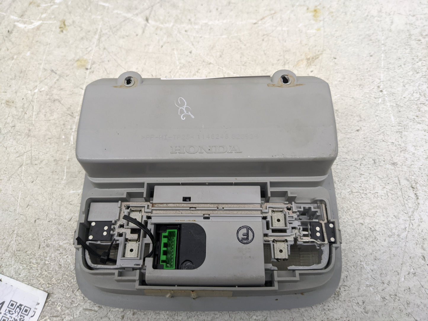 2006 Honda Odyssey Overhead Roof Console Gray - Oemusedautoparts1.com