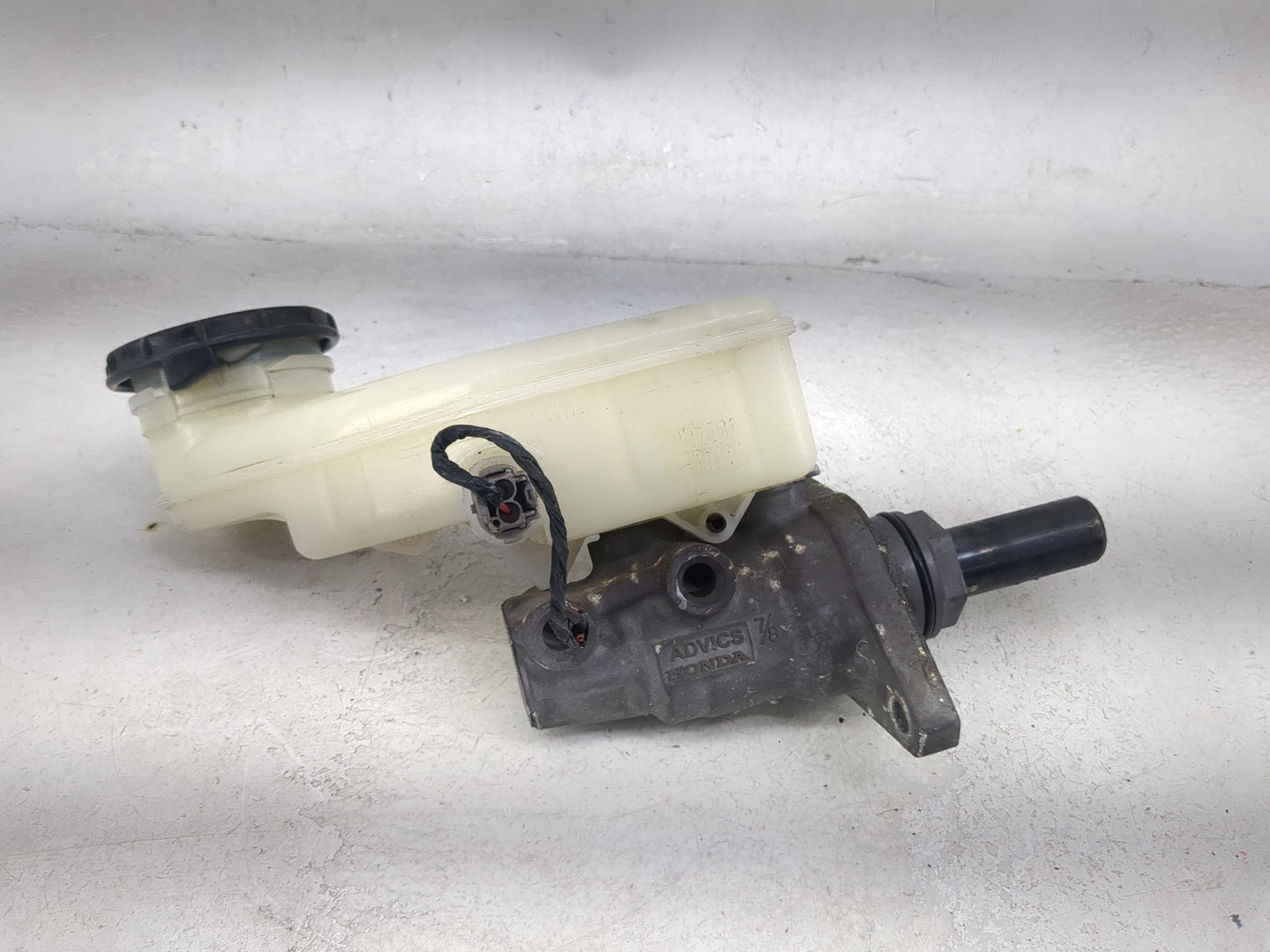 2005-2010 Honda Odyssey Brake Master Cylinder 1491088 - Oemusedautoparts1.com
