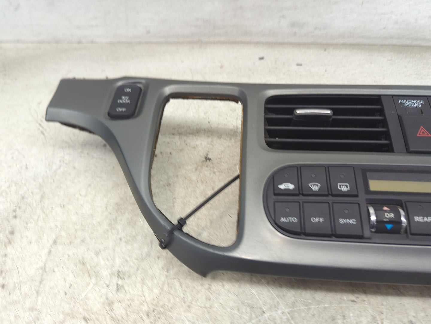 2005-2007 Honda Odyssey Climate Control Module Temperature AC/Heater Replacement P/N:79600-SHJ-A010-A2 Fits Fits 2005 2006 2