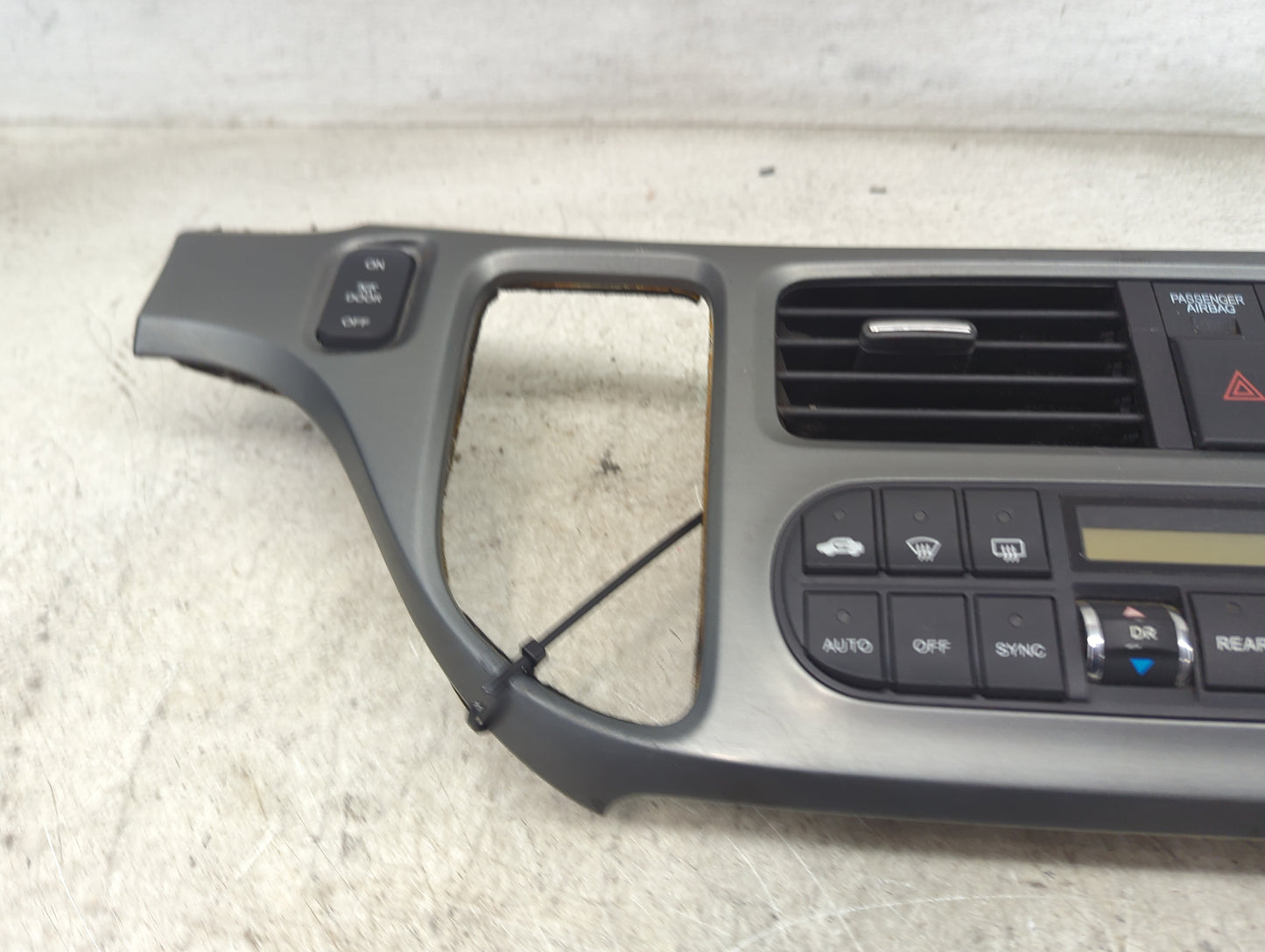 2005-2007 Honda Odyssey Climate Control Module Temperature AC/Heater Replacement P/N:79600-SHJ-A010-A2 Fits Fits 2005 2006 2