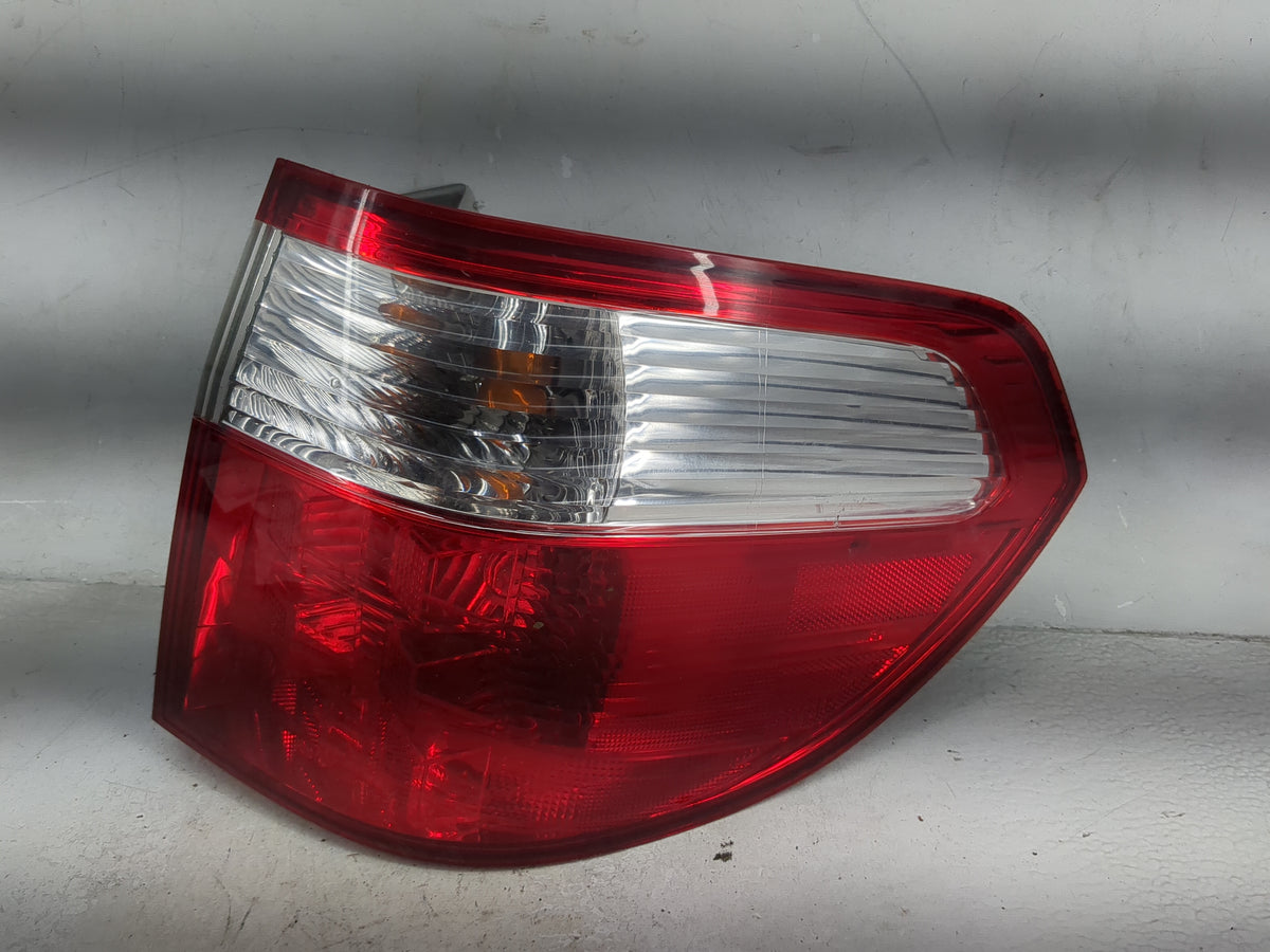 2005-2006 Honda Odyssey Tail Light Assembly Passenger Right OEM Fits Fits 2005 2006 OEM Used Auto Parts - Oemusedautoparts1.