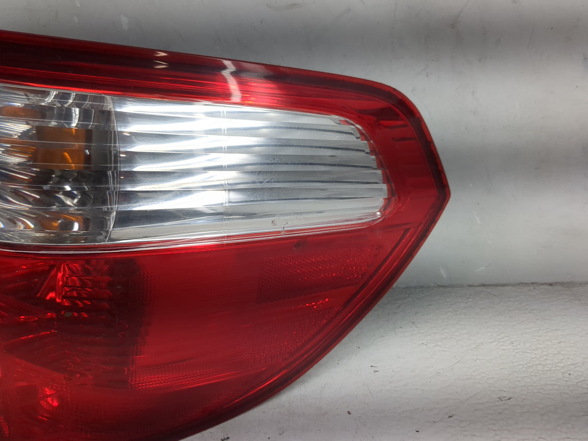 2005-2006 Honda Odyssey Tail Light Assembly Passenger Right OEM Fits Fits 2005 2006 OEM Used Auto Parts - Oemusedautoparts1.