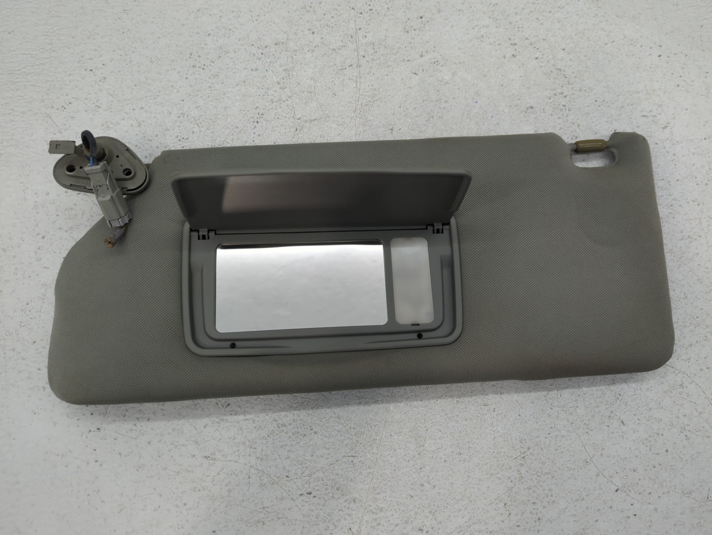 2006-2010 Honda Odyssey Sun Visor Shade Replacement Driver Left Mirror Fits Fits 2006 2007 2008 2009 2010 OEM Used Auto Part
