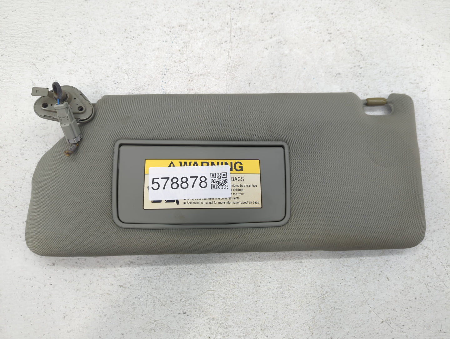 2006-2010 Honda Odyssey Sun Visor Shade Replacement Driver Left Mirror Fits Fits 2006 2007 2008 2009 2010 OEM Used Auto Part