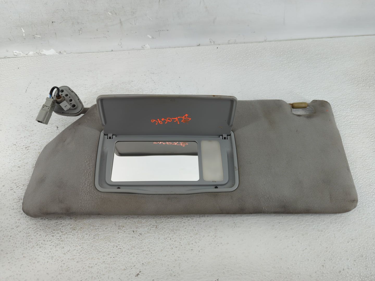 2006-2010 Honda Odyssey Sun Visor Shade Replacement Passenger Right Mirror Fits Fits 2006 2007 2008 2009 2010 OEM Used Auto 