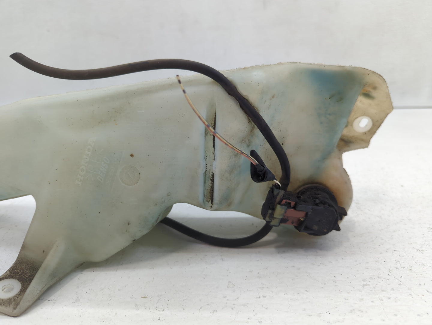 2005-2010 Honda Odyssey Windshield Washer Fluid Reservoir Bottle Oem - Oemusedautoparts1.com