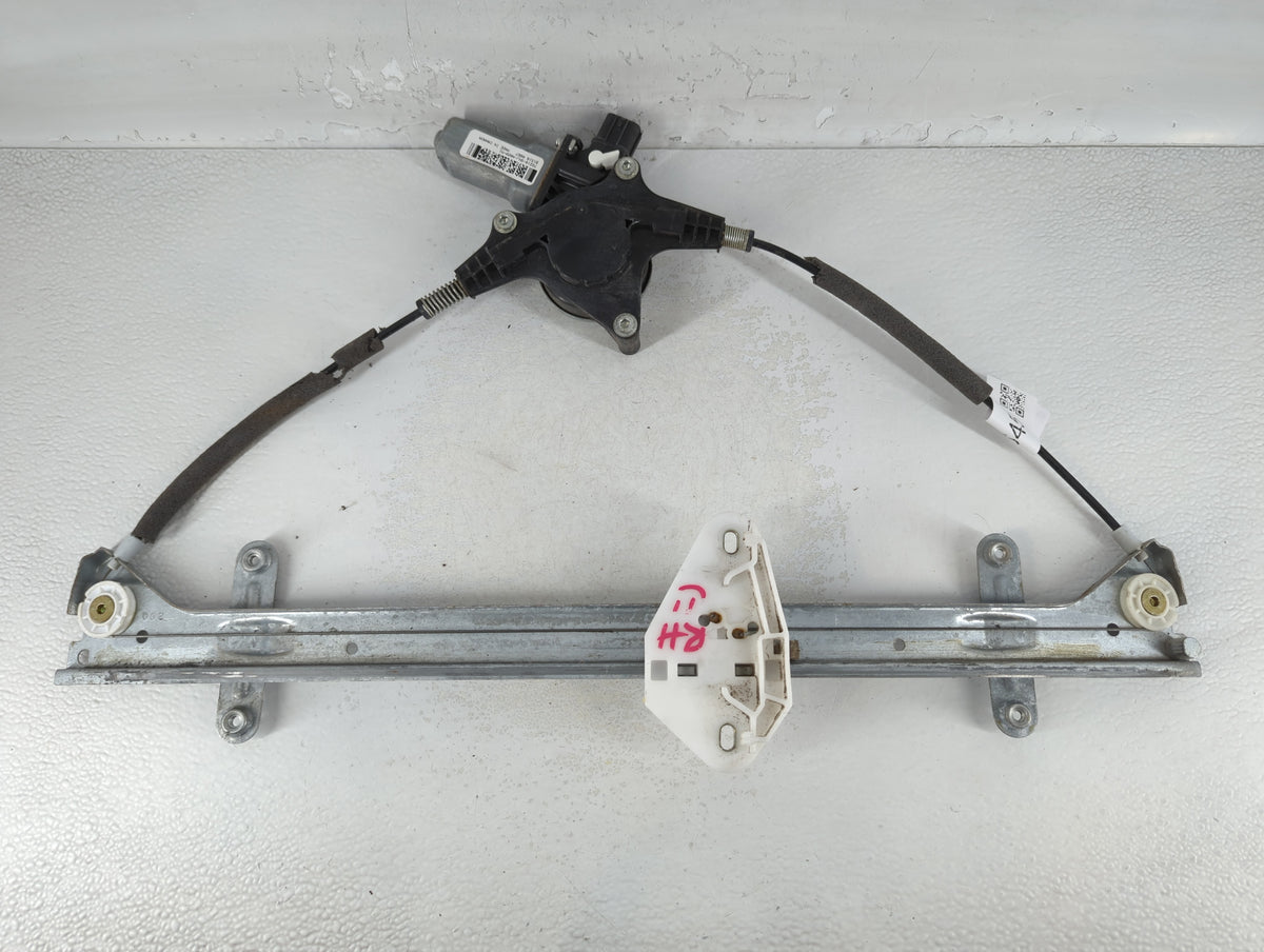 2005-2010 Honda Odyssey Used Window Regulator Passenger Front 745645 - Oemusedautoparts1.com